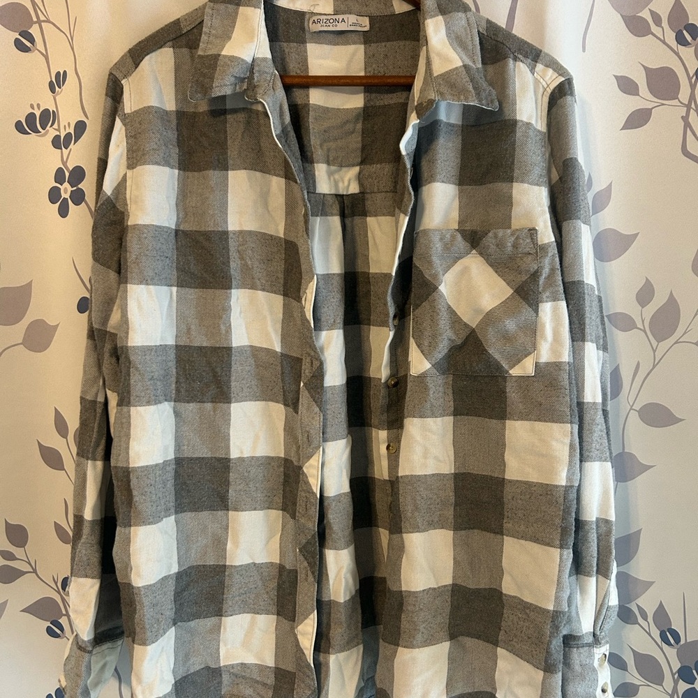 Arizona Jean Company Gray and White Plaid Button Down Shirt
